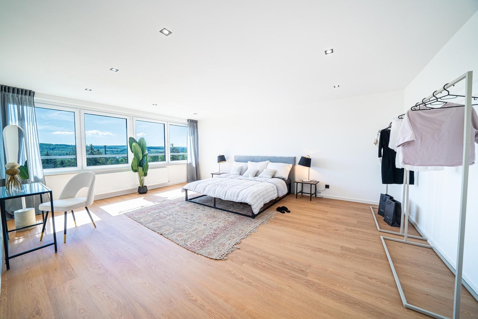Großes Schlafzimmer 4