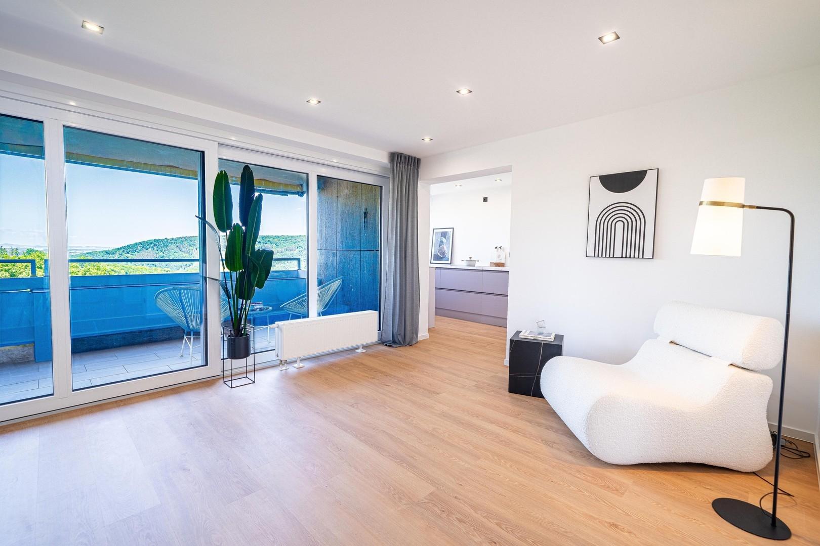 Wohnzimmer - Blick in die Küch