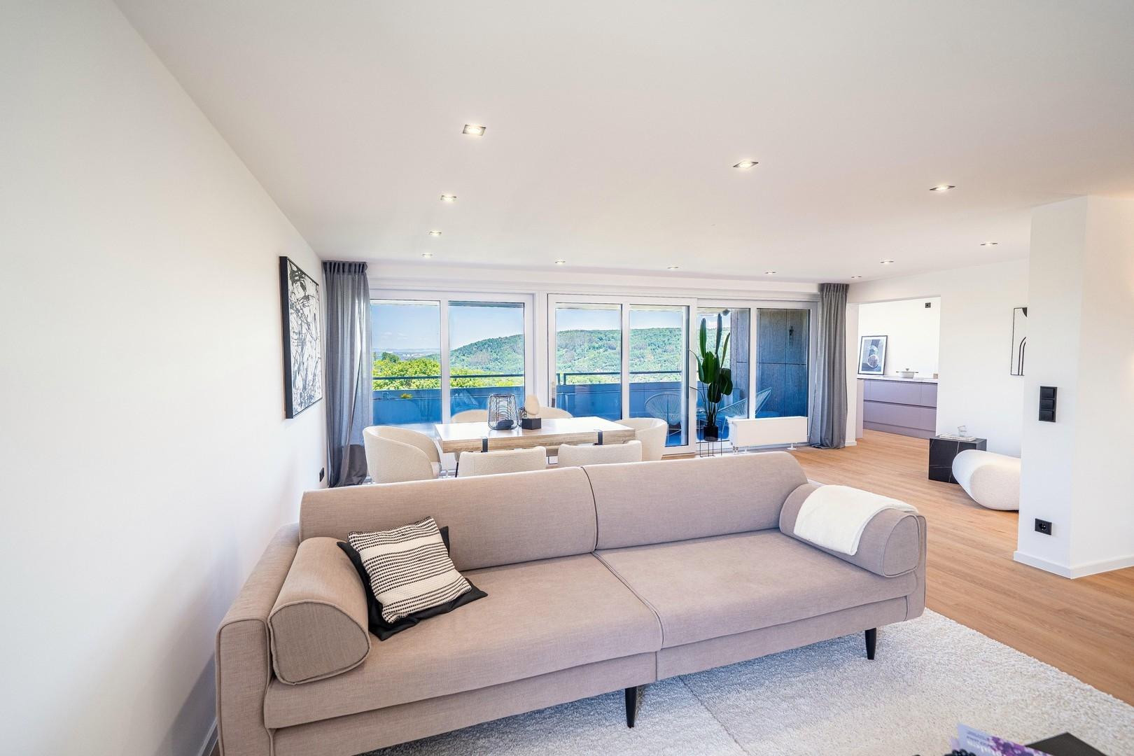 Wohnzimmer & Esszimmer 3