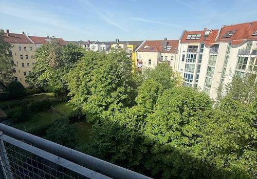 Blick in Innenhof vom Balkon