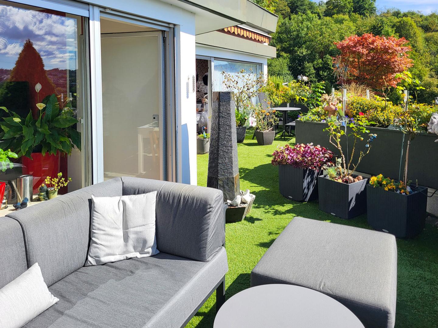 Terrasse mit Rheinpanorama