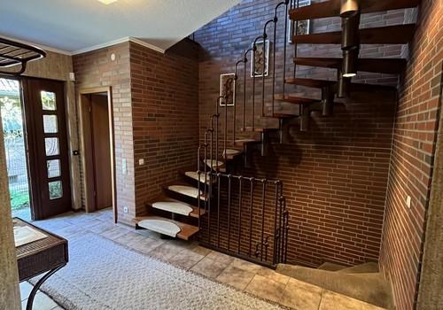 Flur + Treppe 