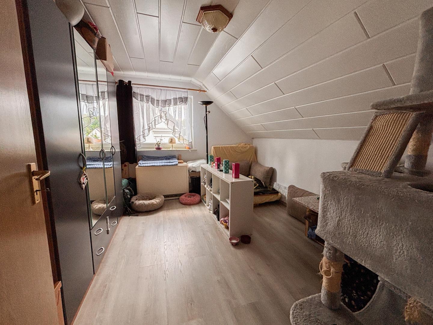 Schlafzimmer DG