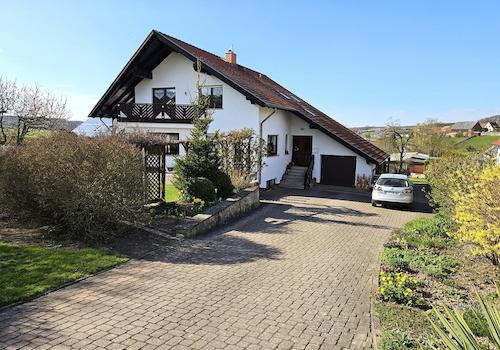 Hofeinfahrt / Hof
