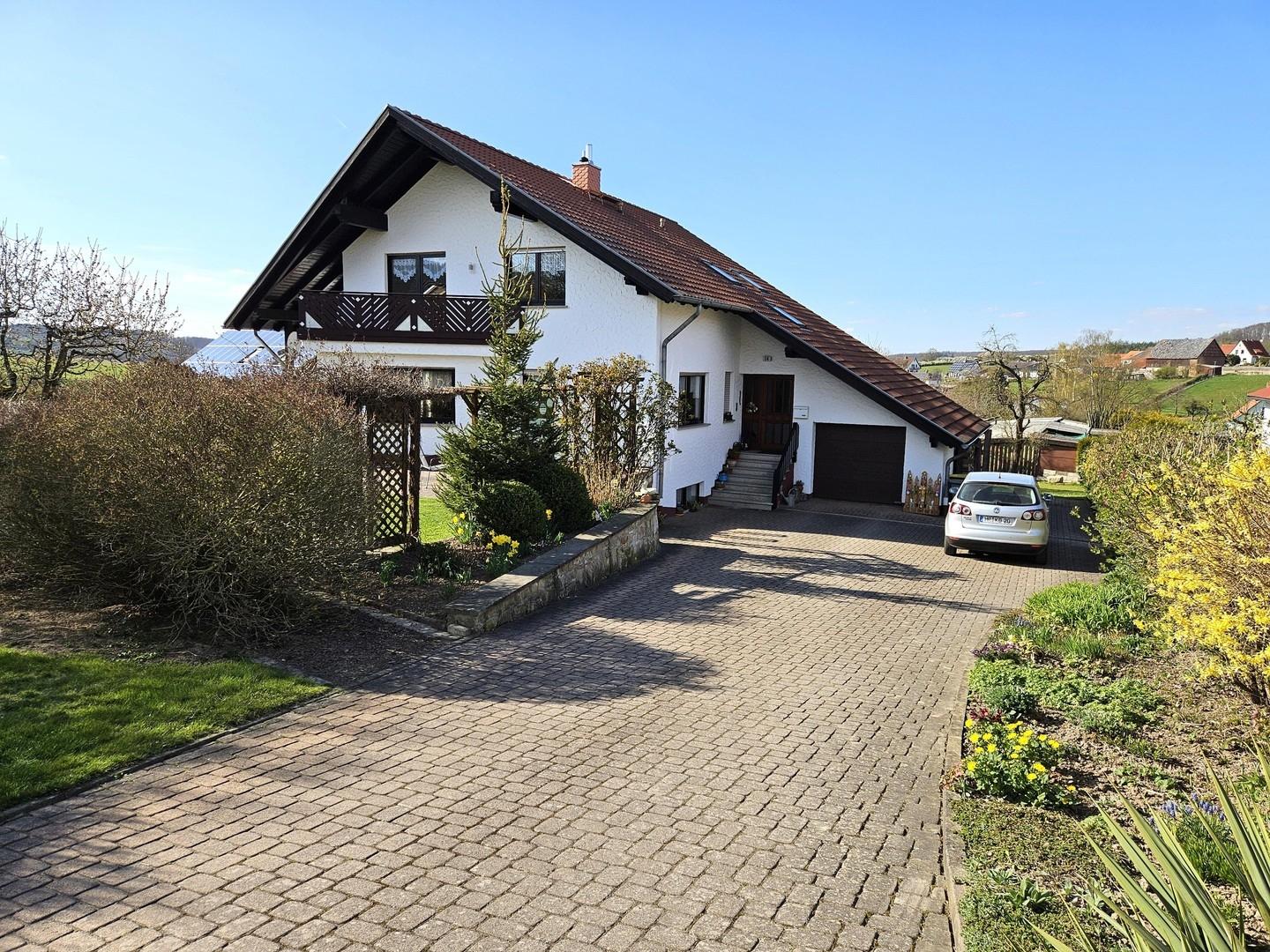Hofeinfahrt / Hof