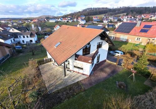 Freisitz und Balkon