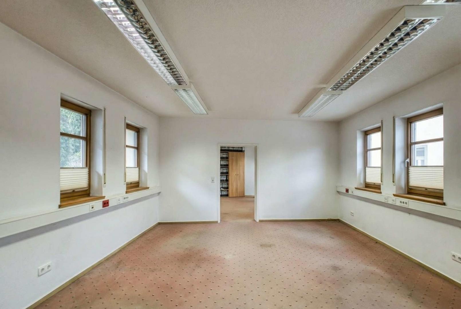 Bürogebäude Raum 1 EG