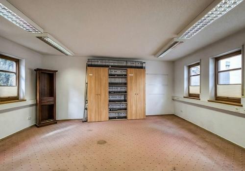 Bürogebäude Raum 2 EG