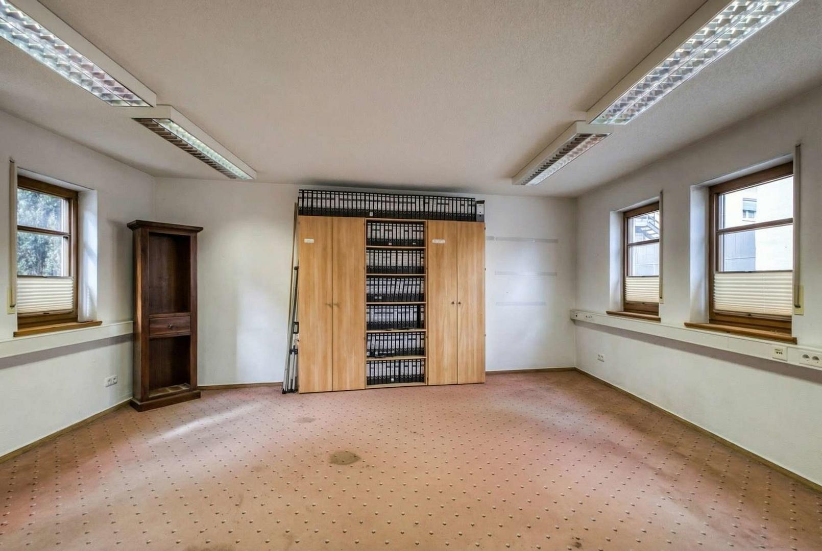 Bürogebäude Raum 2 EG