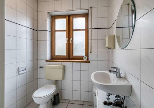 Bürogebäude WC EG