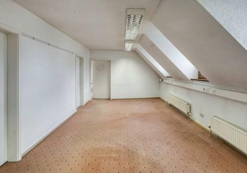 Bürogebäude Raum 1 DG