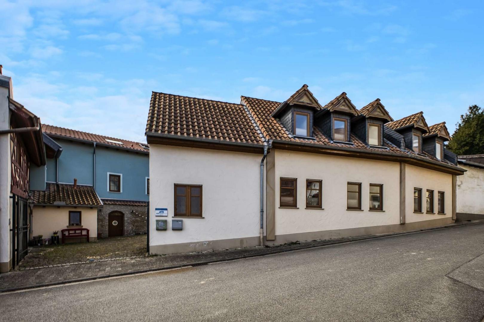 Bürogebäude Straßenansicht