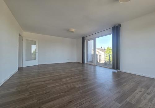 Wohnbereich mit Zugang Balkon