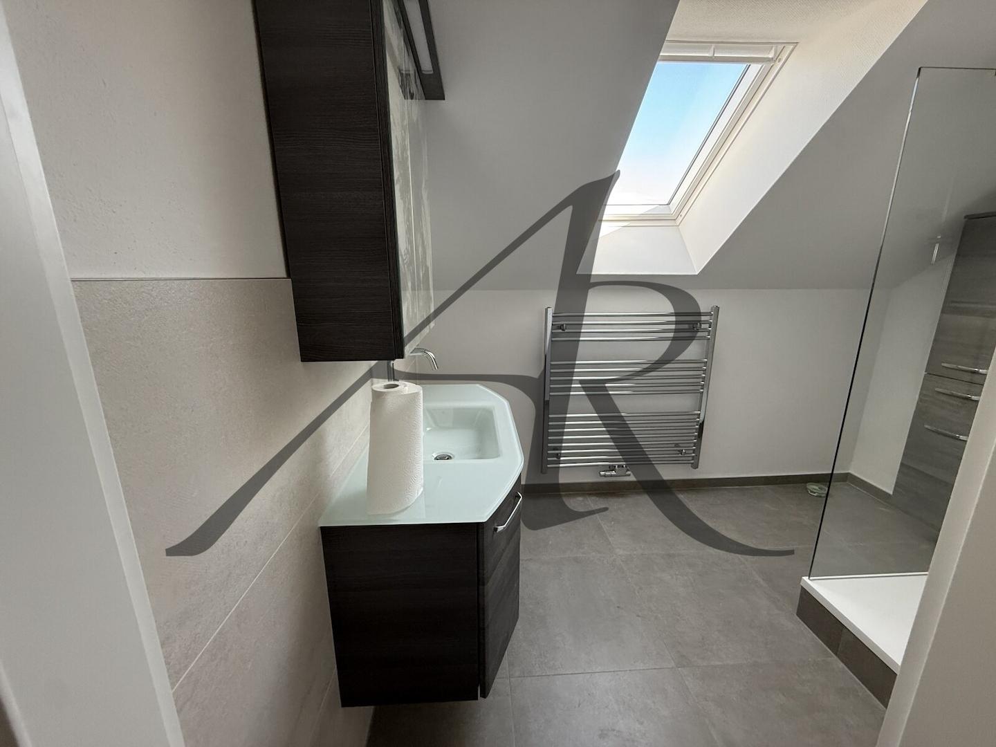 Tageslichtbad mit Dusche