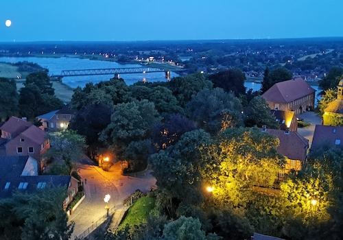 Lauenburg bei Nacht