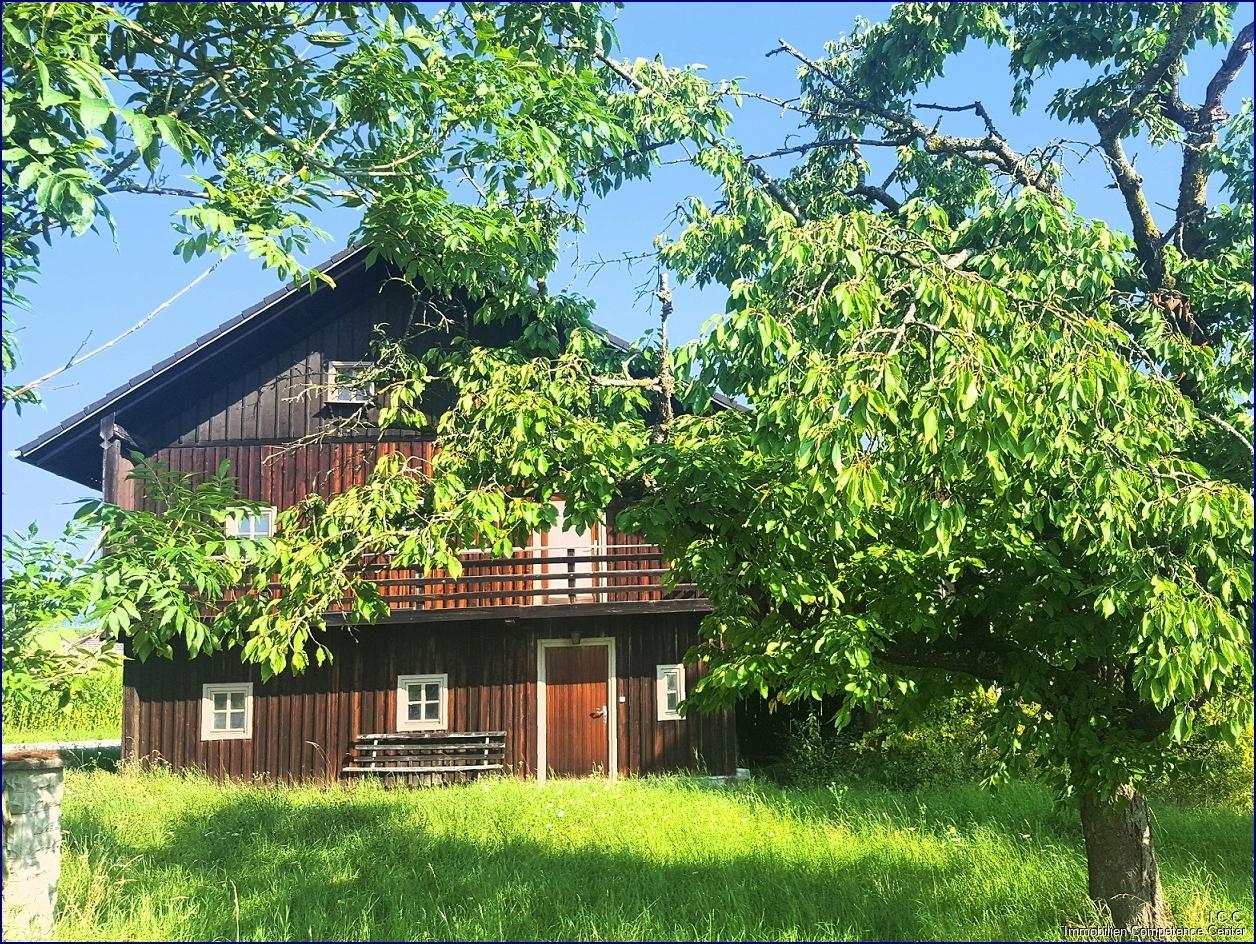 Das Haus mit zauberhaftem Obst- und Baumbestand