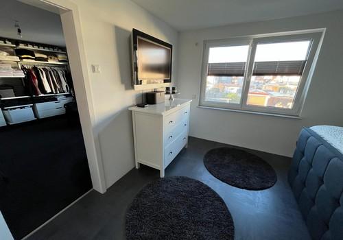 Schlafzimmer und Ankleide