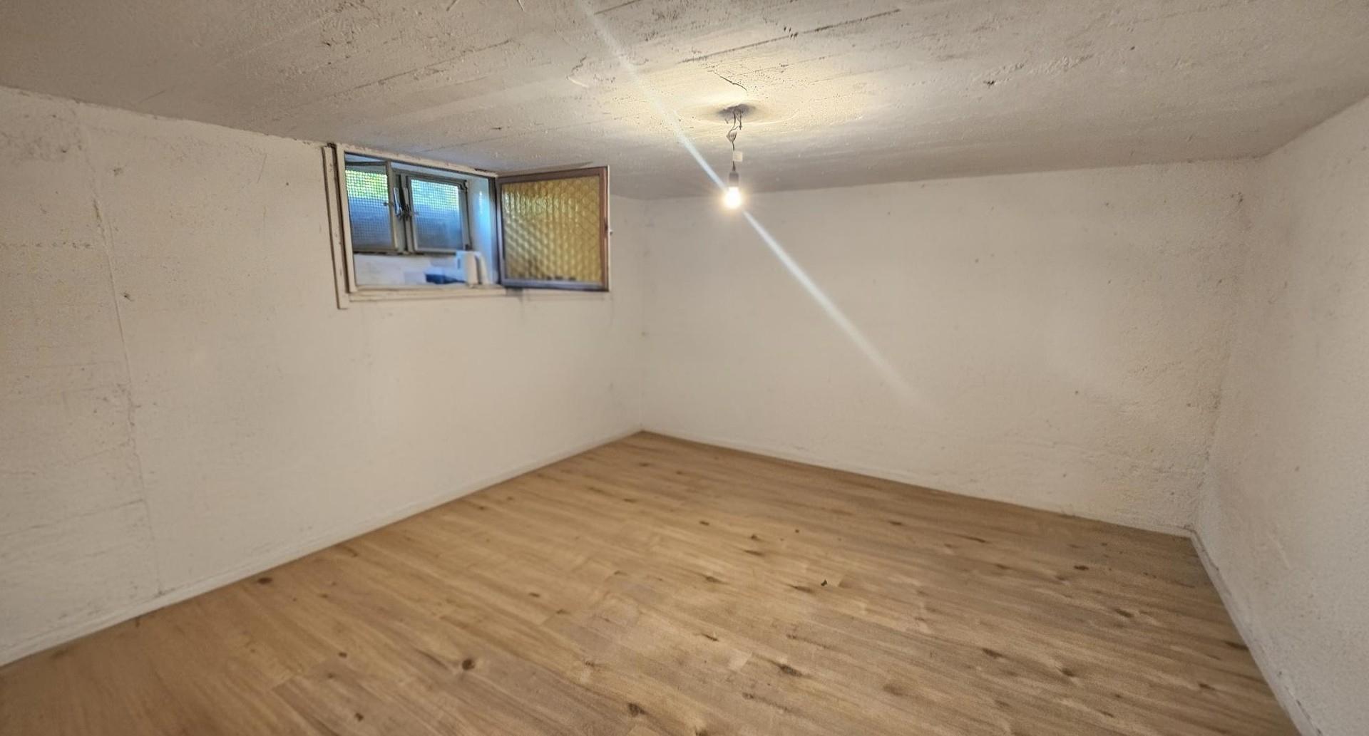 1. Zimmer im Keller