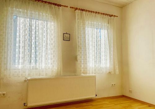 Zimmer (EG)