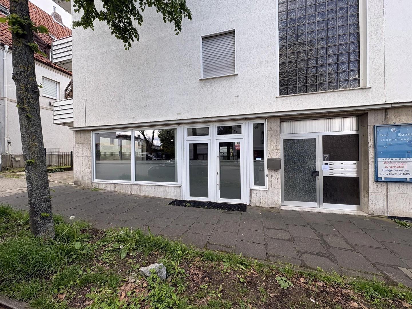Gewerbeeinheit 2 Schaufenster