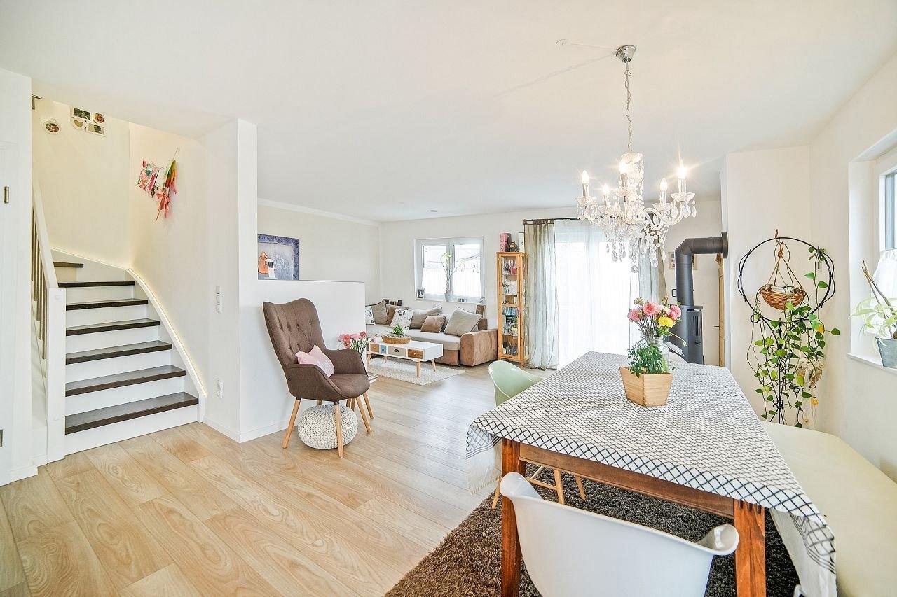 reihenhaus-bauhausstil-esszimmer-wohnbereich--KH-DHH-FD-