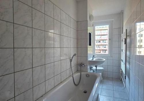 Beispielbad mit Wanne