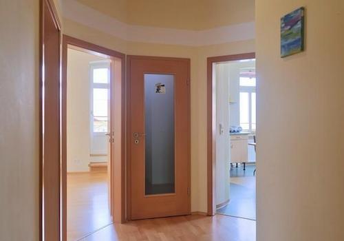 Flurblück zu Küche ind Wohnzimmer