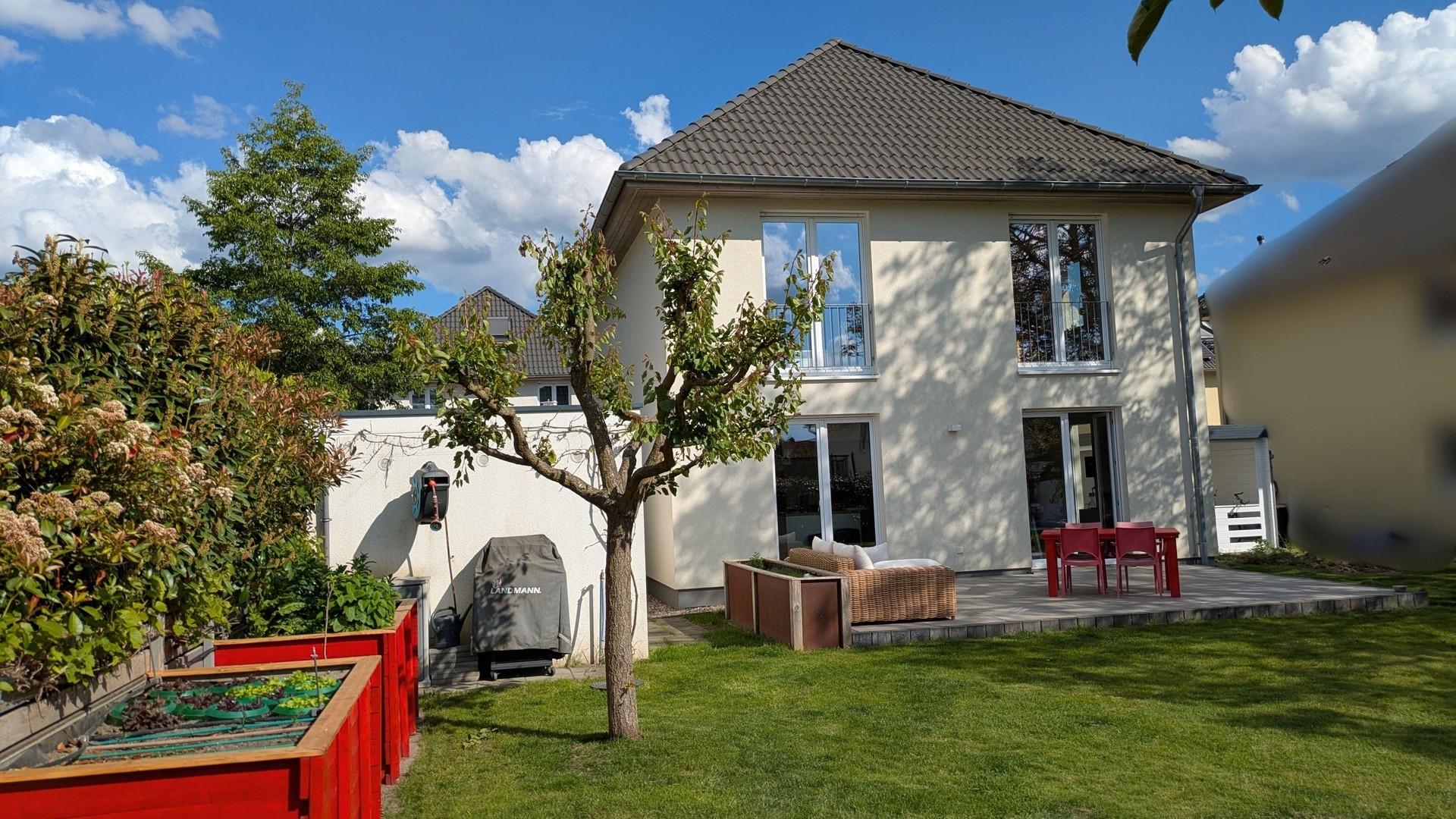 Gartensicht mit Terrasse