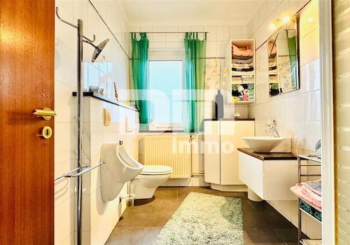 WE2 OG Bad / Dusche / Urinal