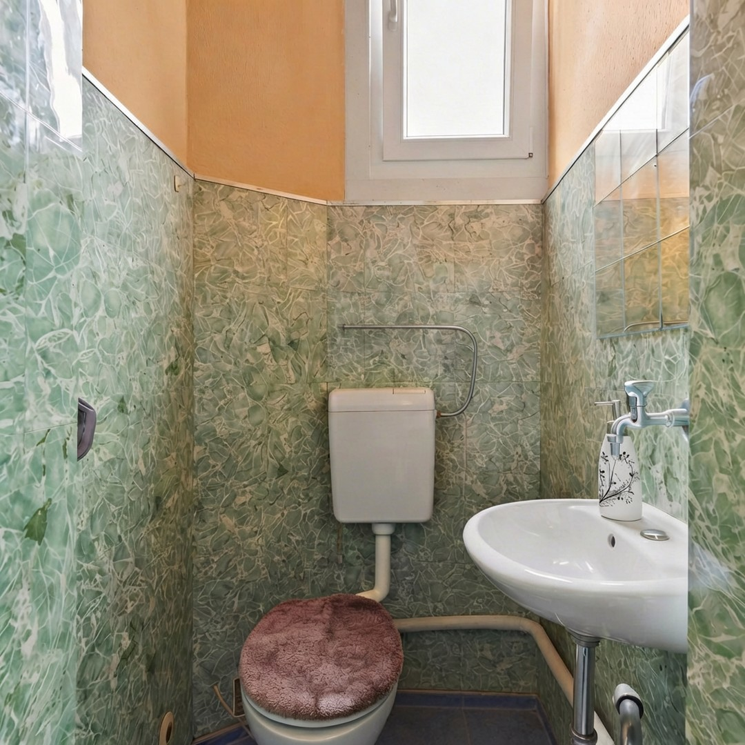 1.OG WC / im Treppenhaus!