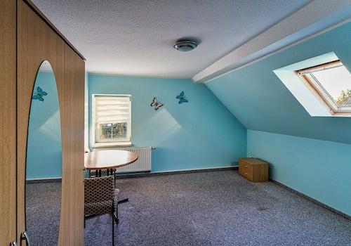 Schlafzimmer (DG, 5RWE)
