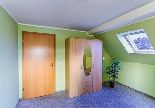 Schlafzimmer (2OG 5RWE)
