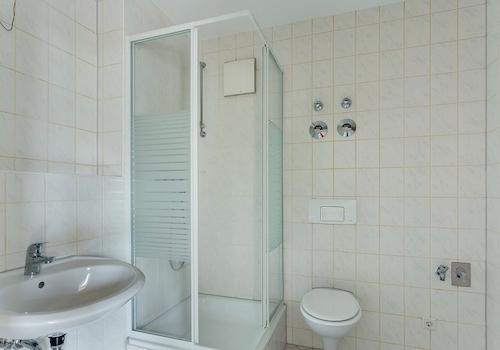 Bad mit Dusche