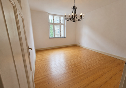 Zimmer 1 (Boden saniert)