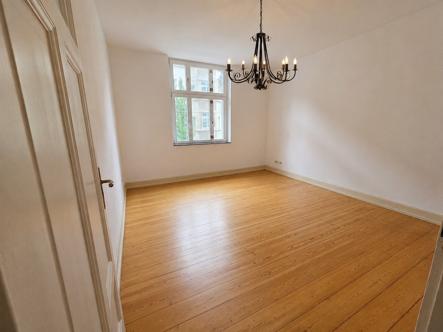 Zimmer 1 (Boden saniert)