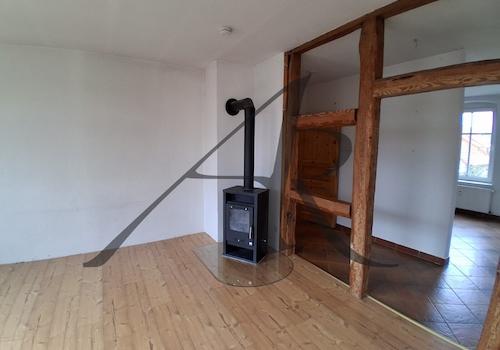 Wohnzimmer mit Kamin