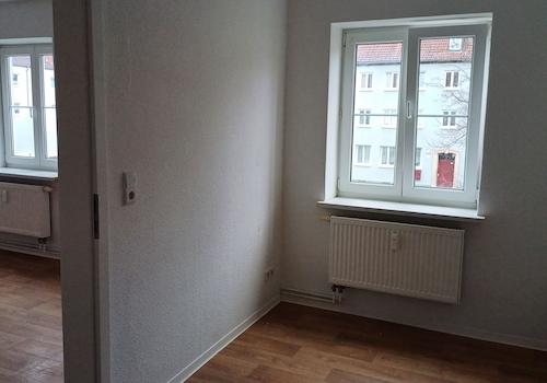 Kinderzimmer mit Blick in das Wohnzimmer
