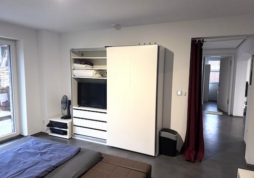 Schlafzimmer groß, hell, ruhig