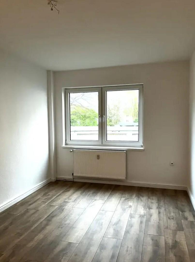 Schlafzimmer_Blick auf den Hof