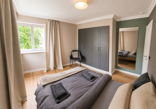 Schlafzimmer 1 