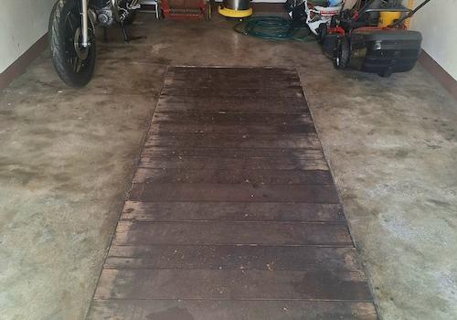 Garage mit Montagegrube