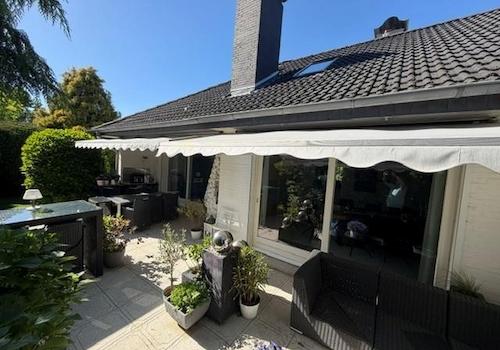Terrasse Südseite mit Kamin