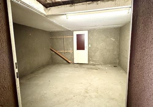 Garage - Raum unter Grube