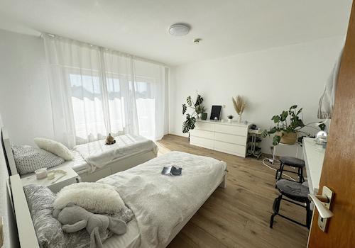 Schlafzimmer mit Balkon