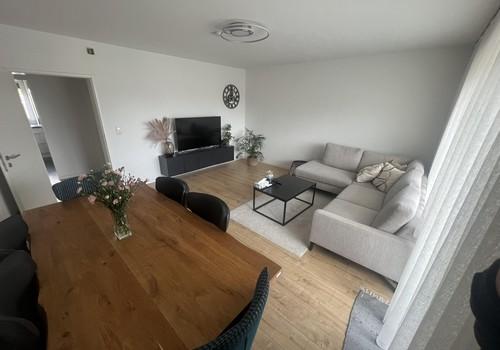 Wohnzimmer mit Essbereich