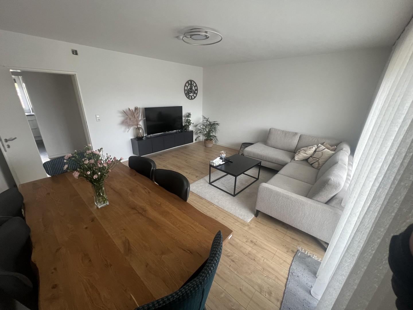 Wohnzimmer mit Essbereich