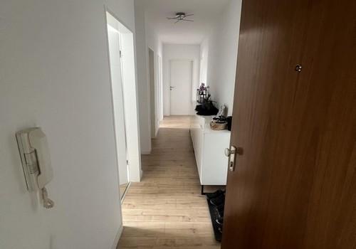 Flur Richtung Wohnungseingang
