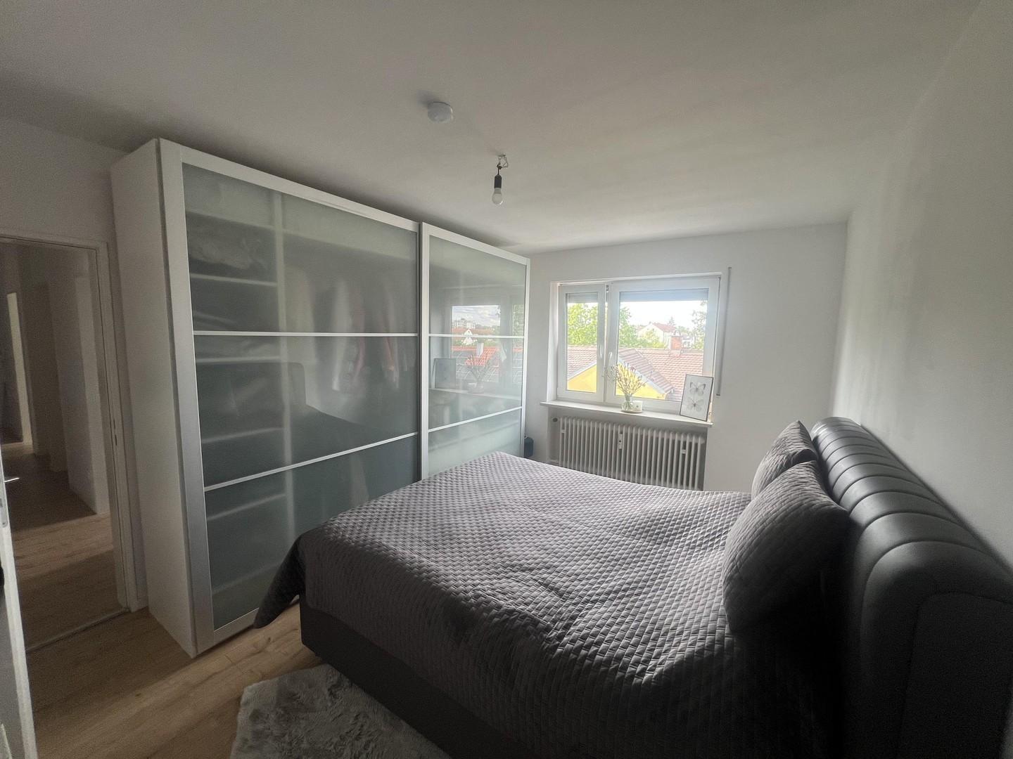 Schlafzimmer Eltern
