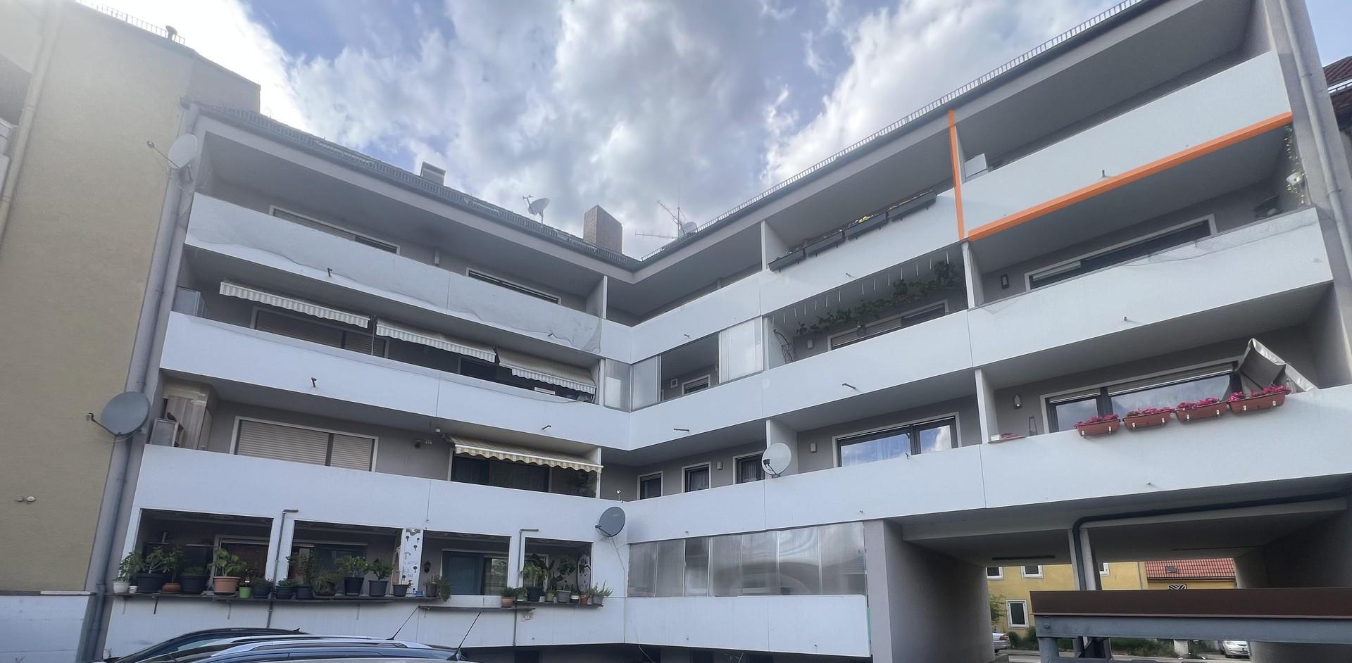 Gebäude Rückseite / Balkon