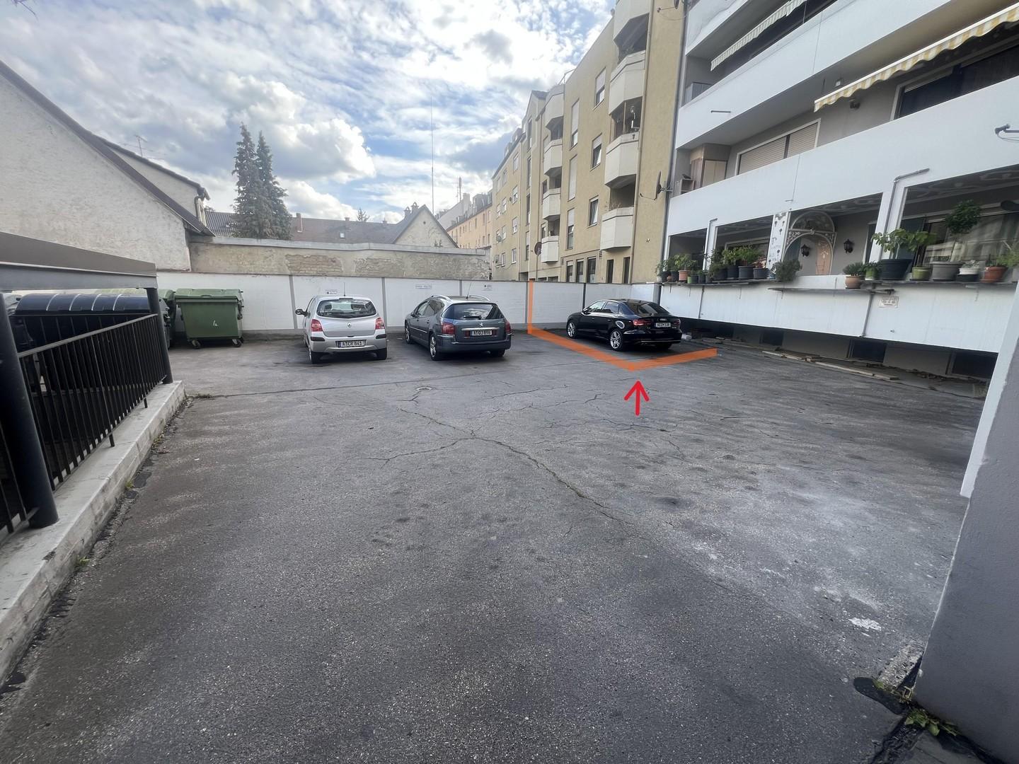 Hof / KFZ- Stellplatz